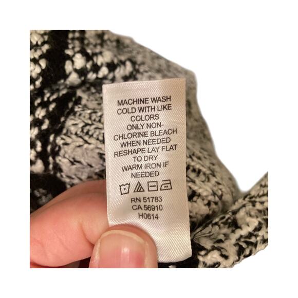 Maurices Black and White Striped Sweater w/Lace Side Embellishments Size XL - Picture 8 of 8